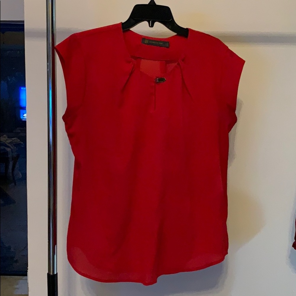 Sleeveless blouse